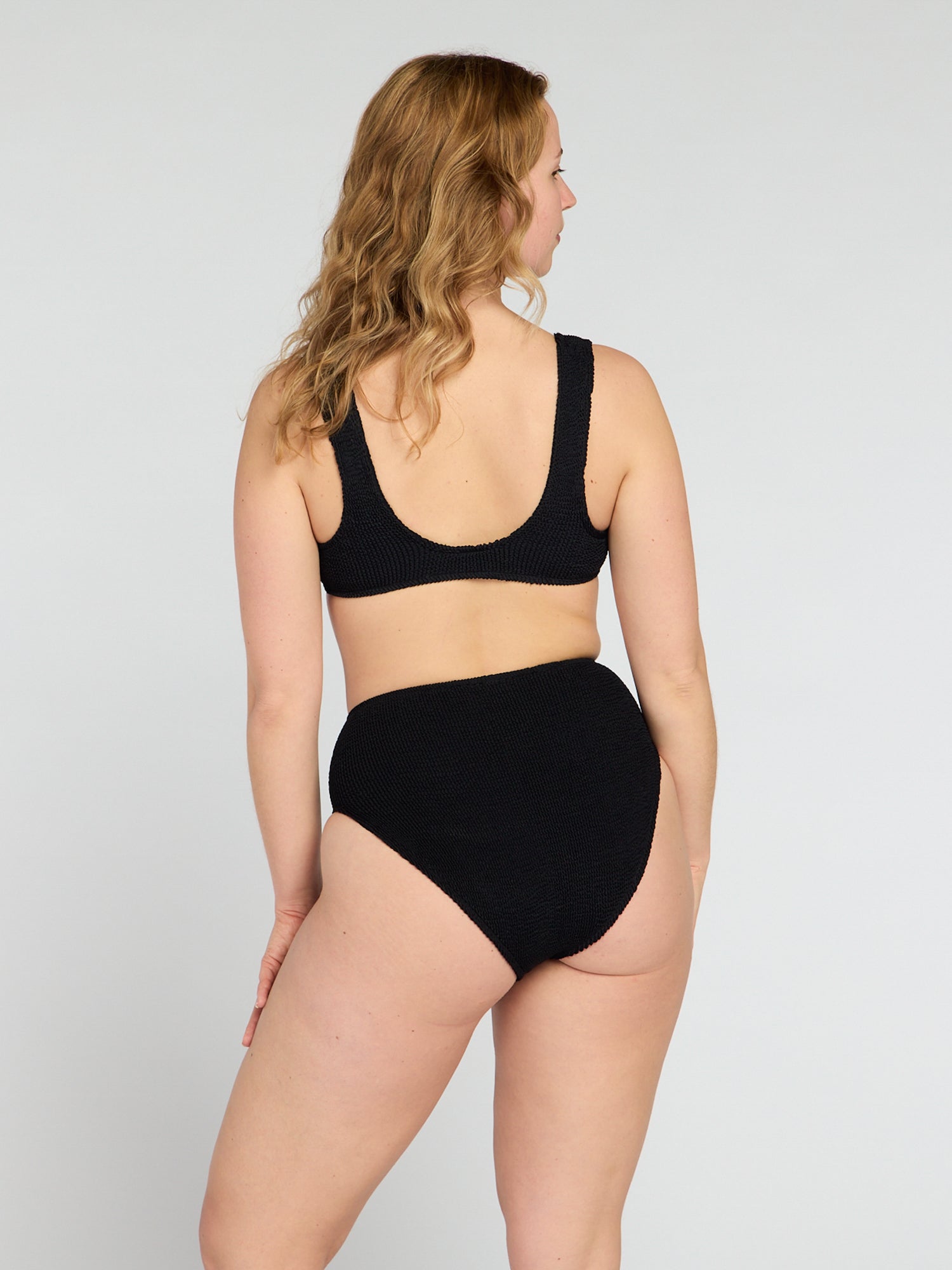 S1_AplombHighWaist_Black_12_56ec8c9d-24de-4efe-ab30-a1bd42fd0fe4.jpg