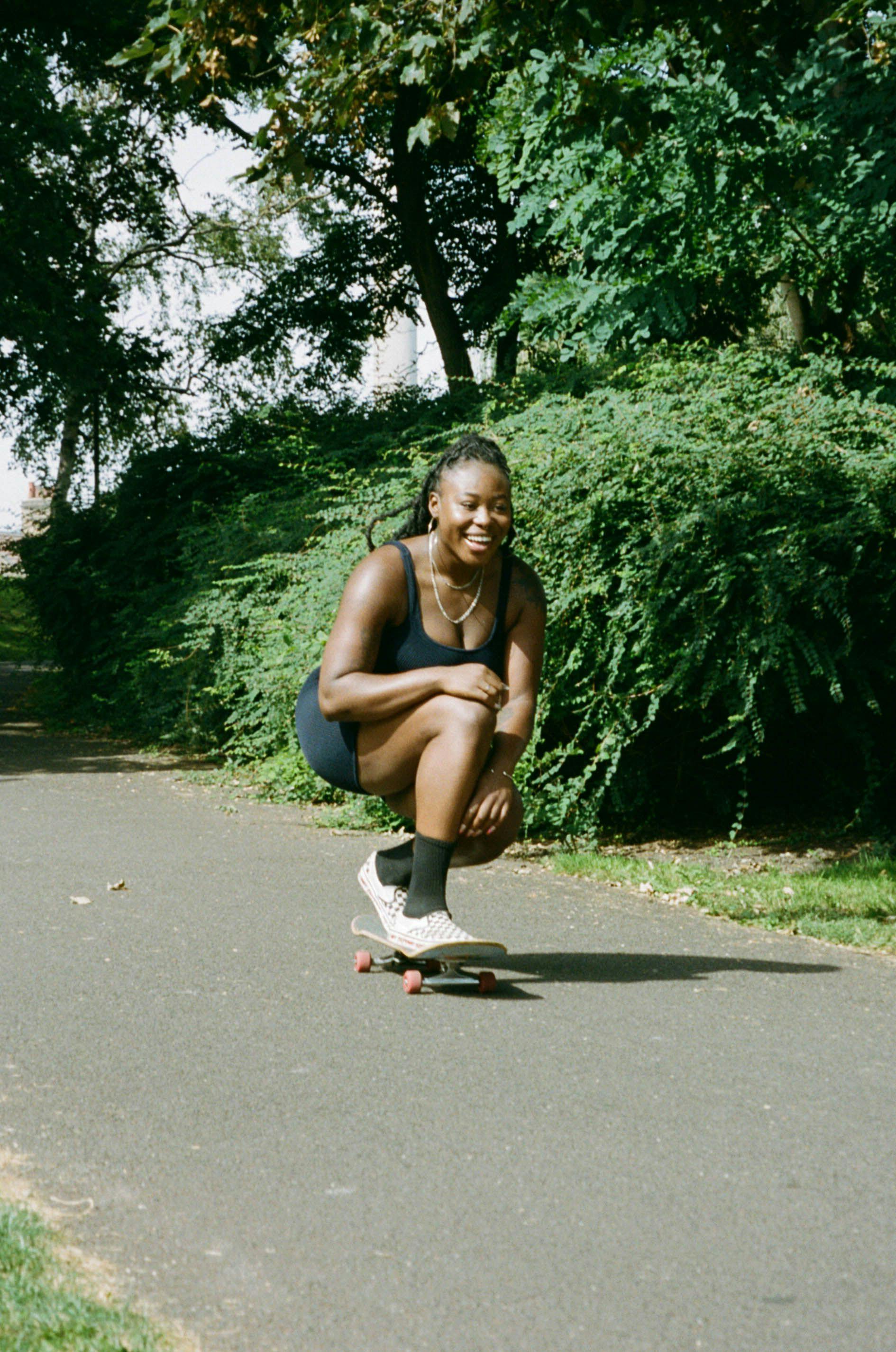 Zuleha skateboarding 